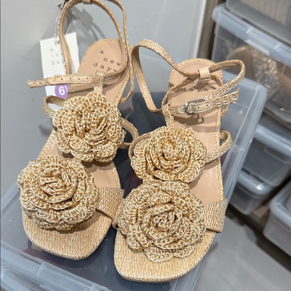 A New Day Women's Tan Floral Sandals